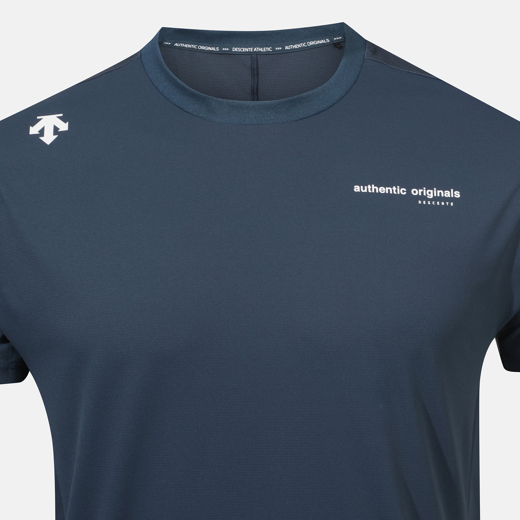 RUNNING ESSENCIAL   HALF SLEEVET-SHIRTS 女士 運動上衣