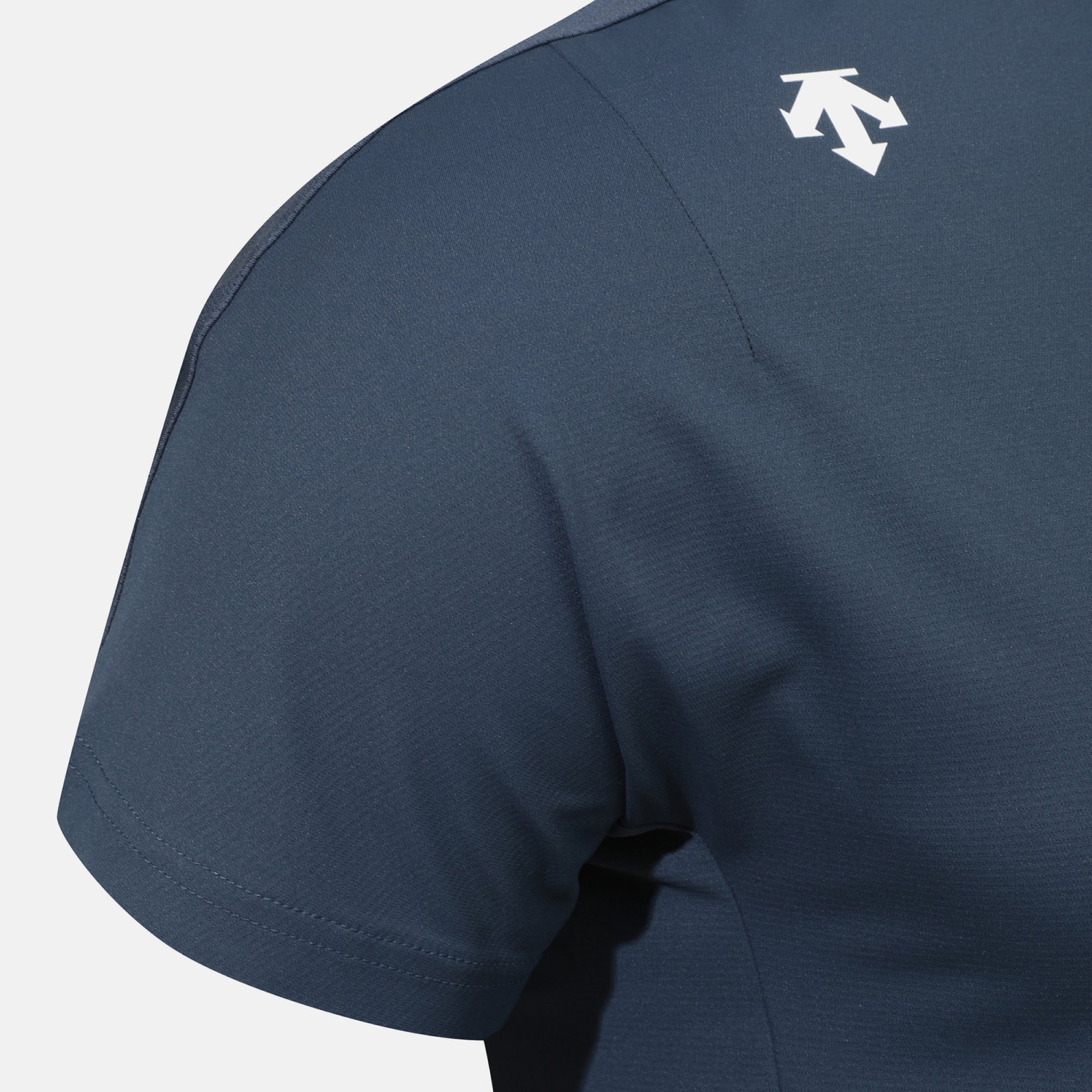 RUNNING ESSENCIAL   HALF SLEEVET-SHIRTS 女士 運動上衣