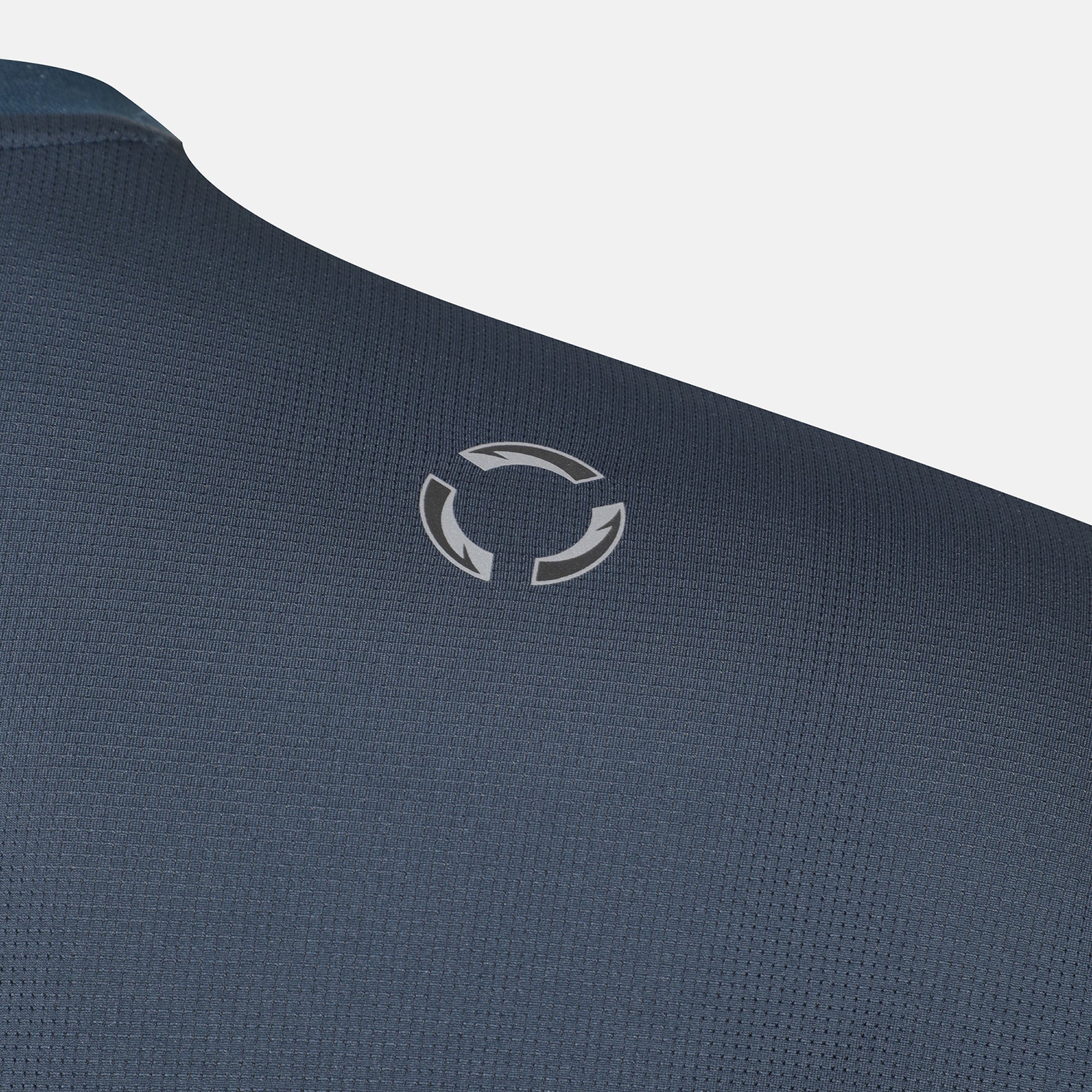 RUNNING ESSENCIAL   HALF SLEEVET-SHIRTS 女士 運動上衣