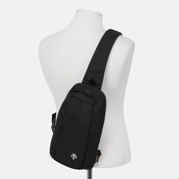 SPORTS BASIC LIGHTWEIGHT SLINGBACK M 中性 運動側背包