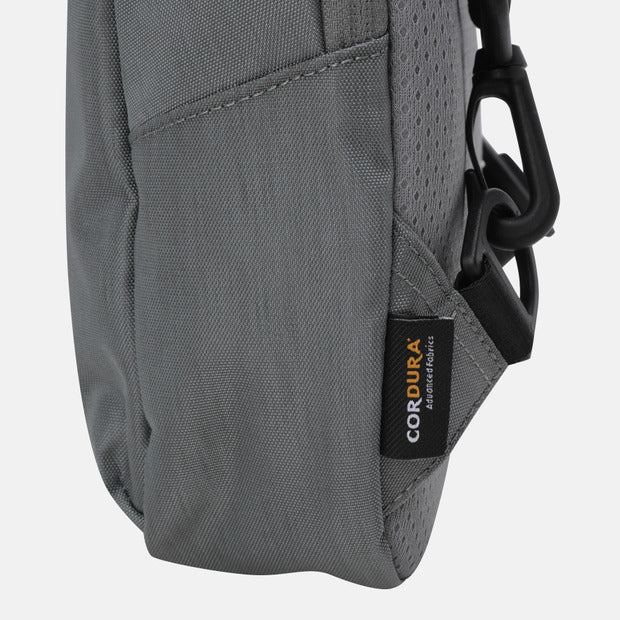 SPORTS BASIC LIGHTWEIGHT SLINGBACK M 中性 運動側背包