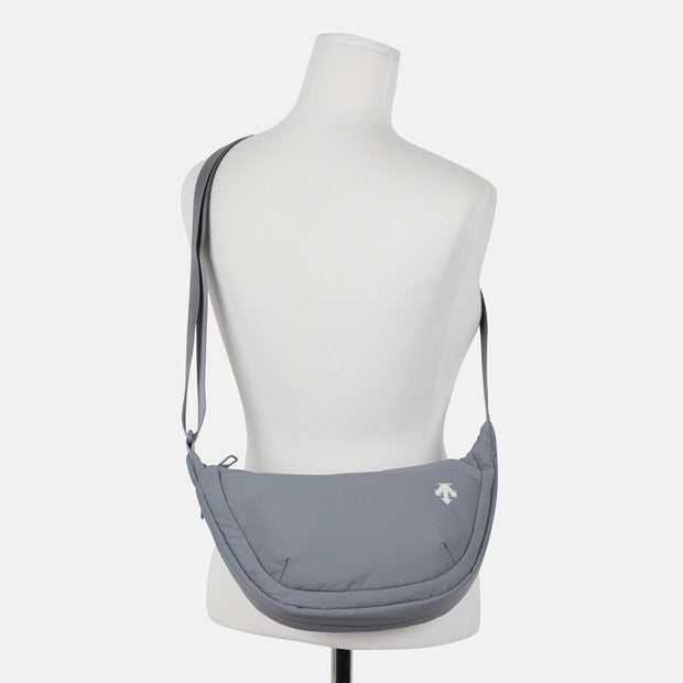 SPORTS BASIC LIGHTWEIGHT HALF MOON BAG 中性 運動休閒肩背包