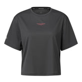 W RUNNING FIELD SENSOR CROP GRAPHIC SS TEE 女士 運動上衣