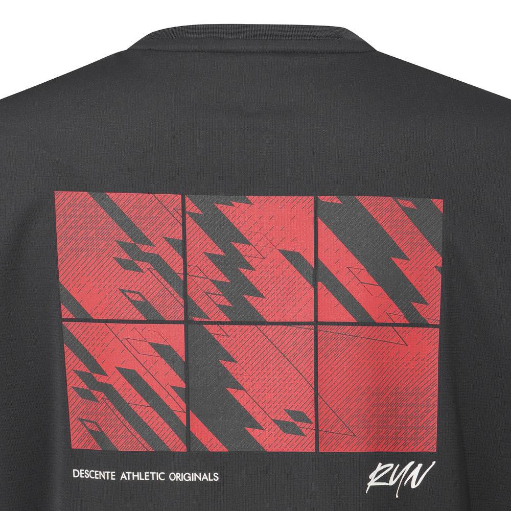 W RUNNING FIELD SENSOR CROP GRAPHIC SS TEE 女士 運動上衣