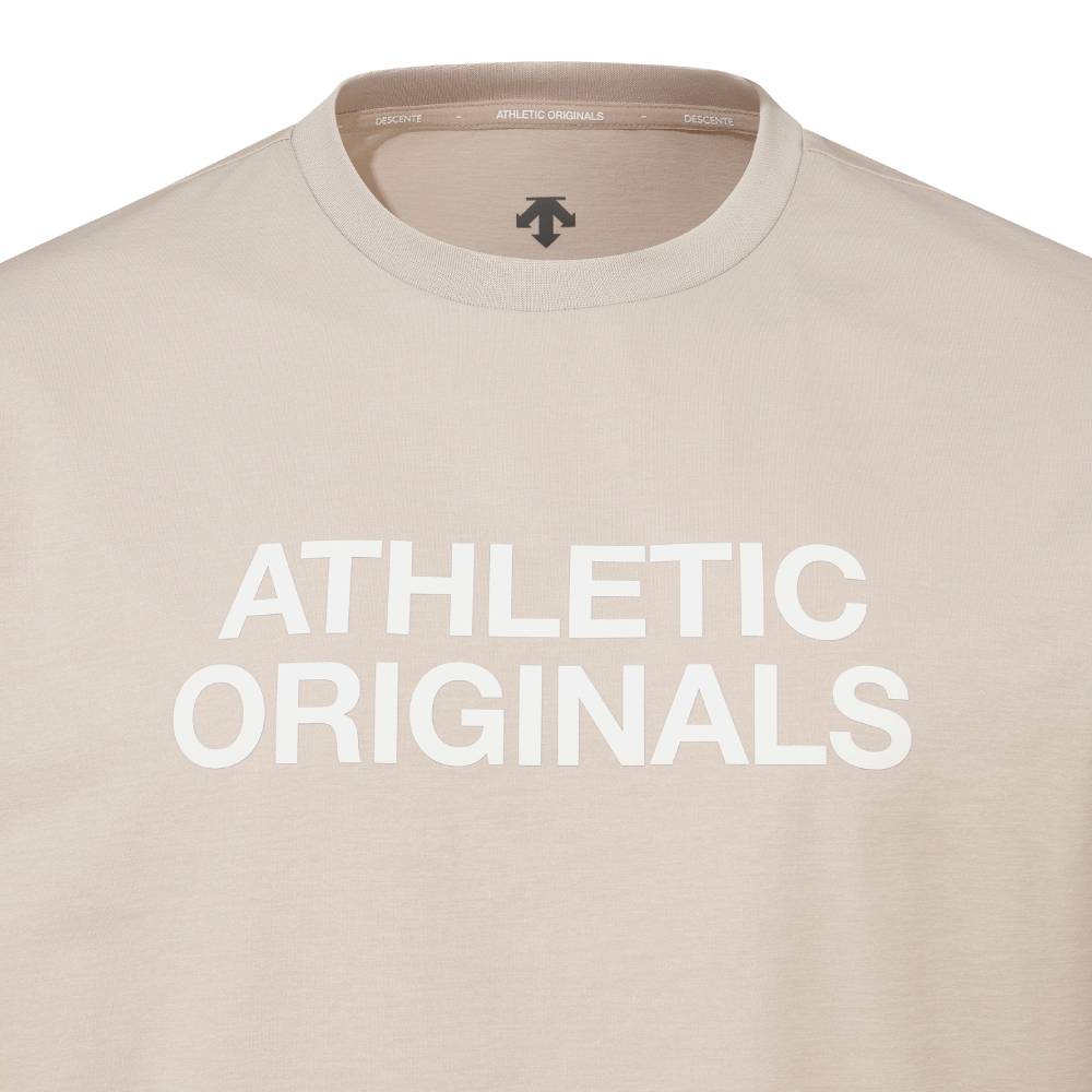 ENGINEERED MESH OVER-FIT SHORT-SLEEVE T-SHIRT 中性 運動上衣