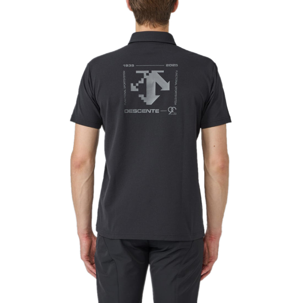 [90TH ANNIVERSARY ITEM] BACK-PRINTED PIQUE SHORT-SLEEVED SHIRT 男士 高爾夫球上衣