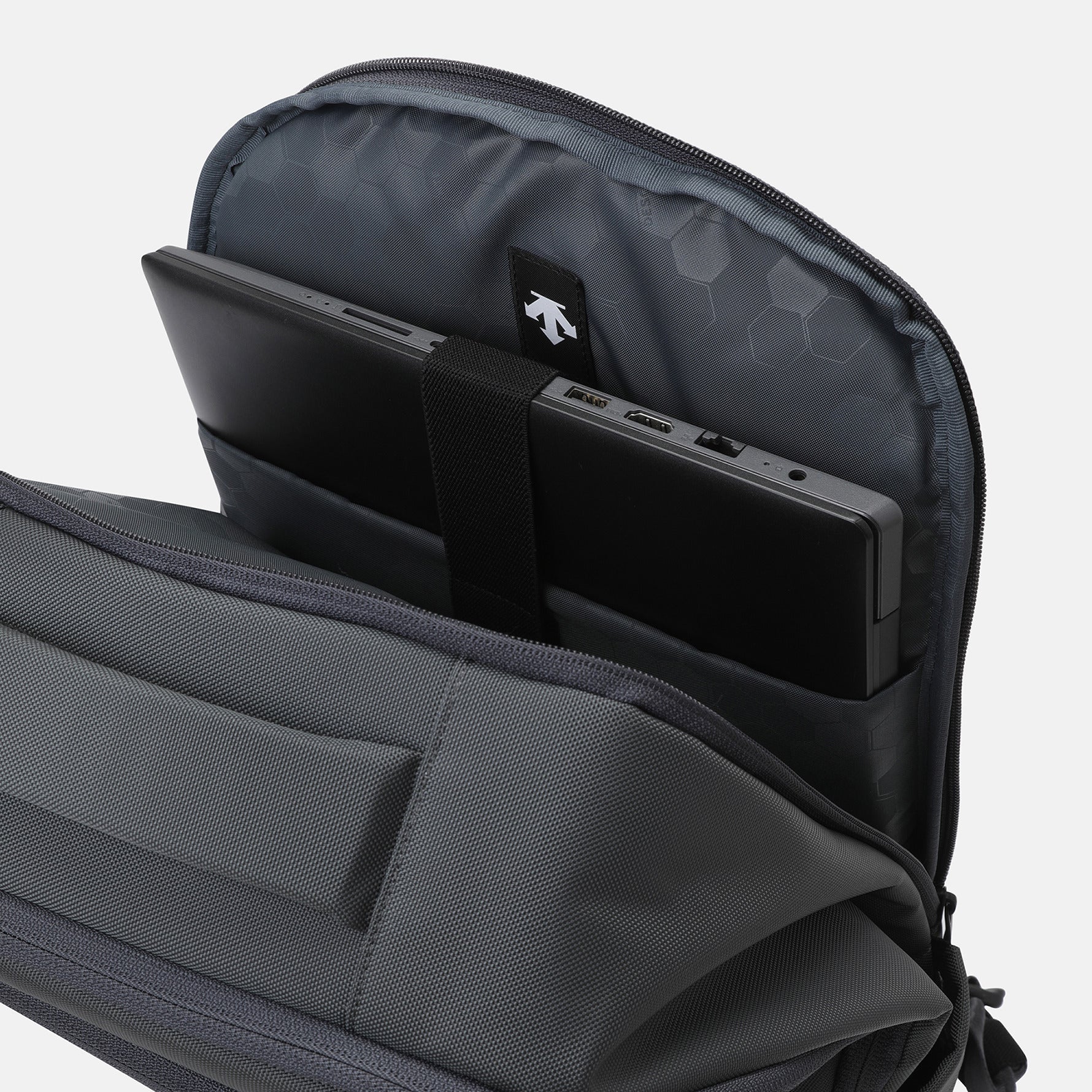 SPORTSBASIC SLIM BACK PACK 中性 後背包