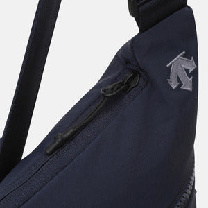 SPORTS BASIC LIGHT WEIGHT SLING BAG M 中性 運動斜背包