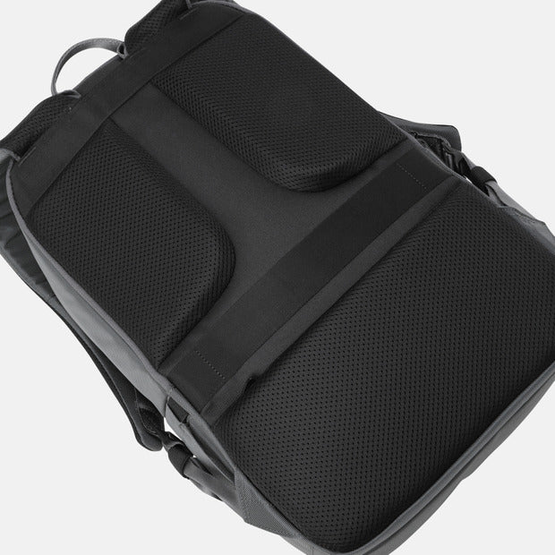 CITY COMMUTER BACKPACK 23 中性 運動後背包