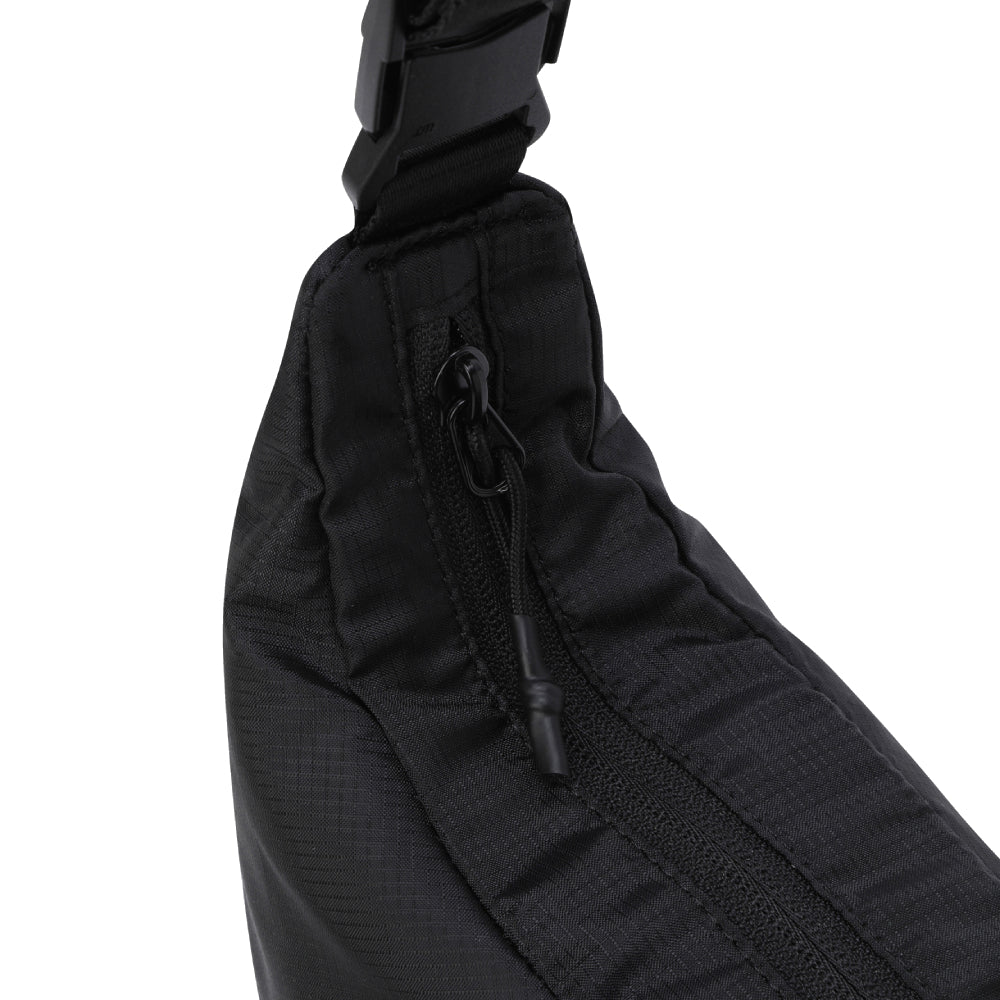 AIRY TRAVEL HALFMOON CROSS BAG 中性 健身訓練包